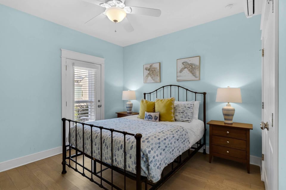 2nd floor guest queen suite