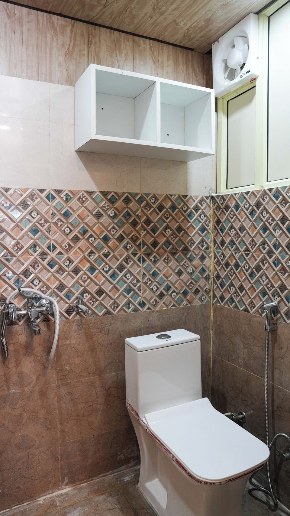 Shower, towels, soap, shampoo