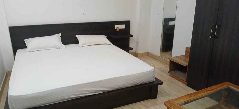 Double Room, Balcony, City View | WiFi (free)