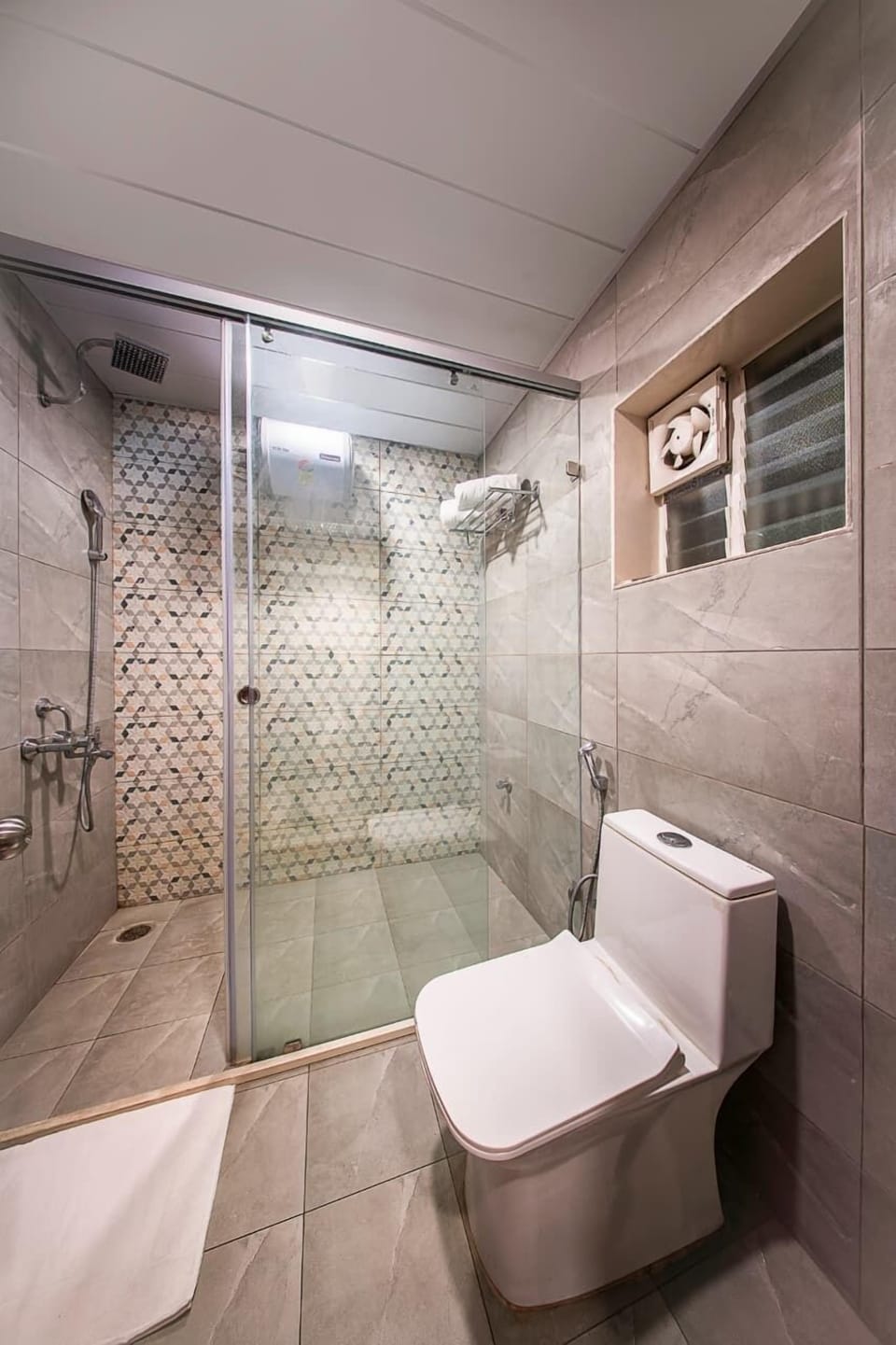 Shower, towels, soap, shampoo