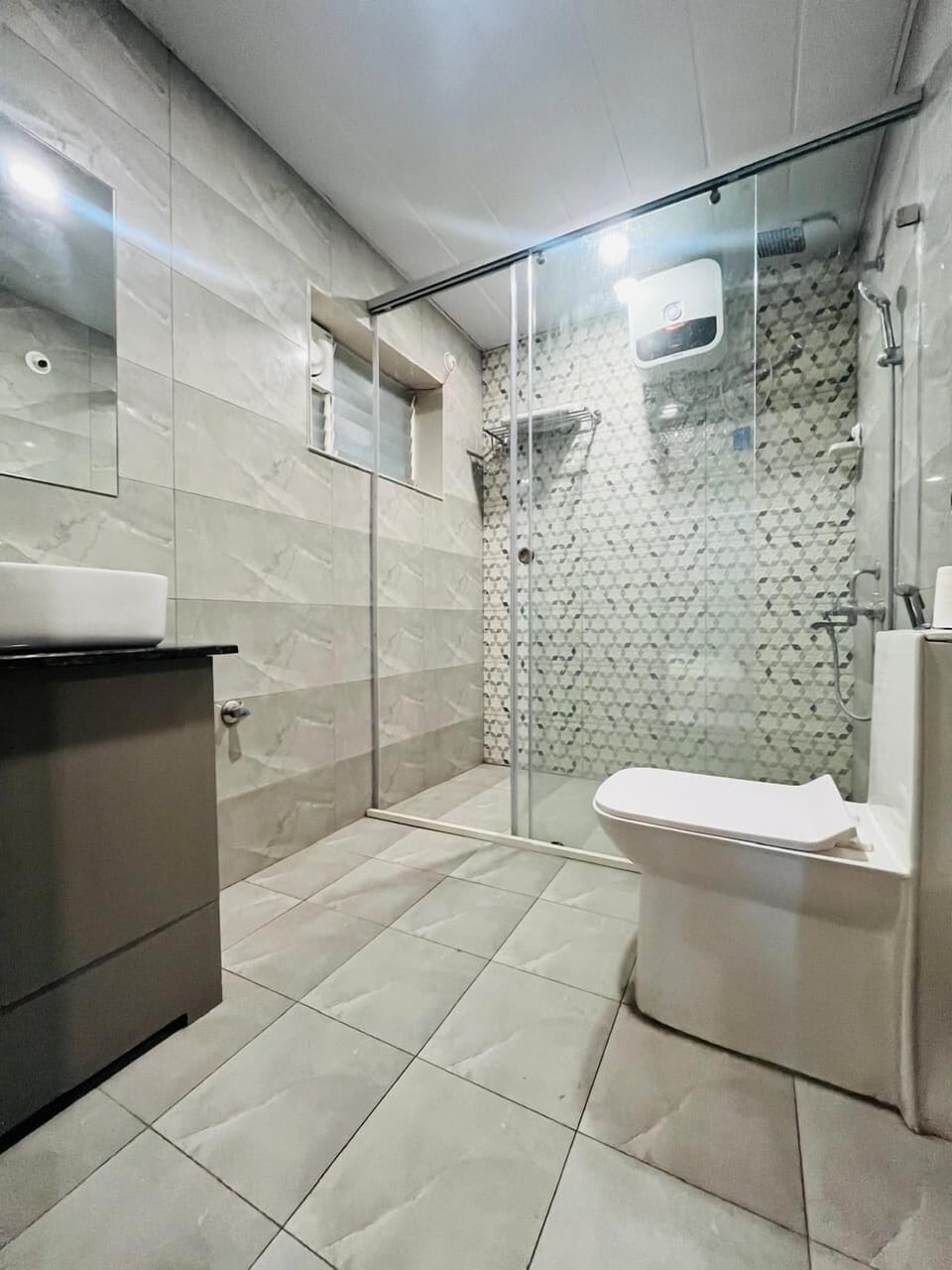 Shower, towels, soap, shampoo