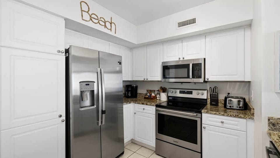 Full kitchen suite