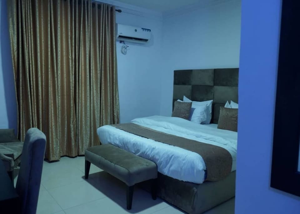 Superior Room, City View | Desk, laptop workspace, free WiFi