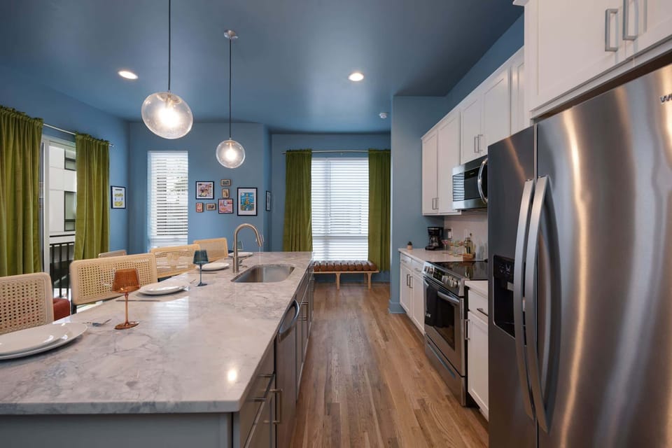 Full kitchen