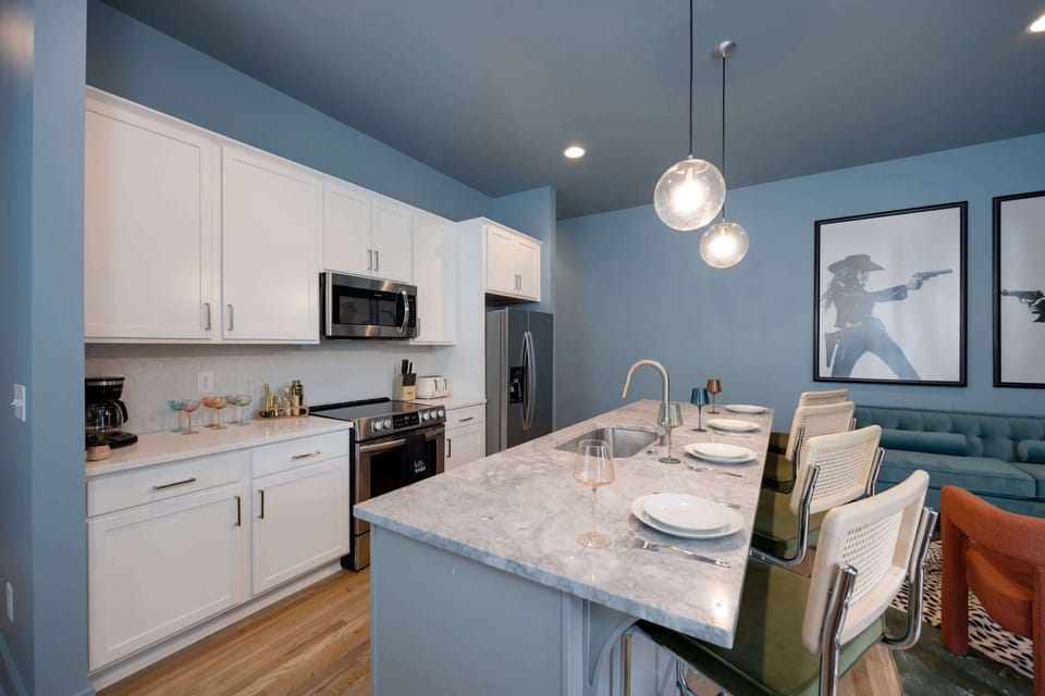 Full kitchen
