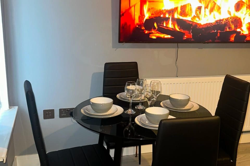 Apartment | Dining