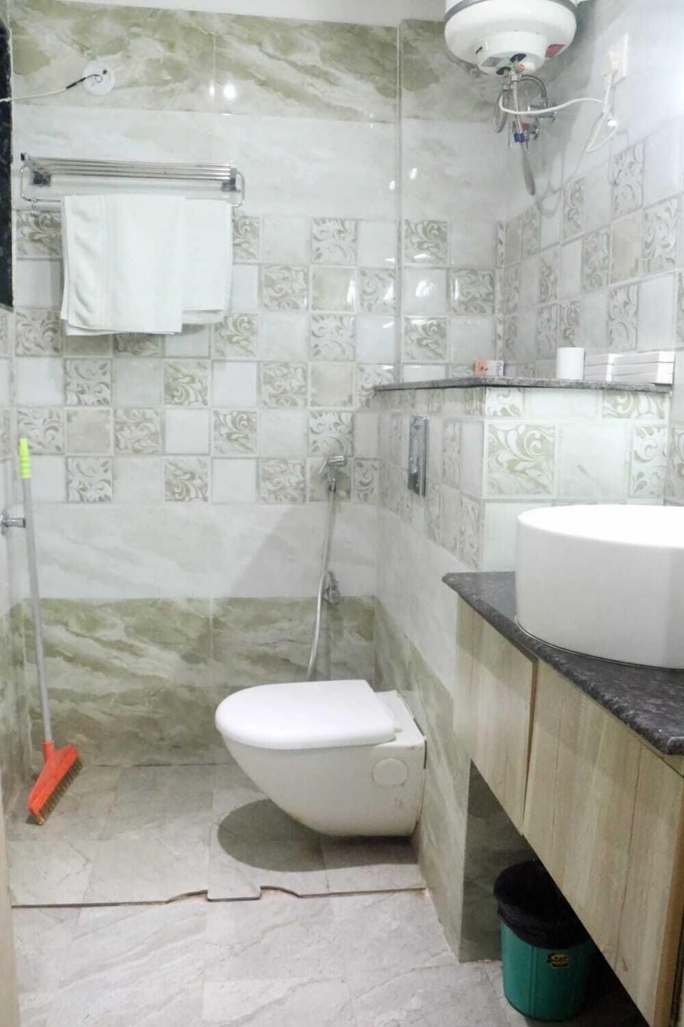 Triple Room | Bathroom | Shower, slippers, towels, soap