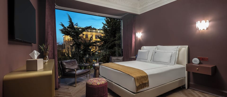 Hypo-allergenic bedding, memory foam beds, minibar, in-room safe