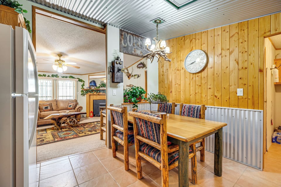 House (3 Bedrooms) | Interior