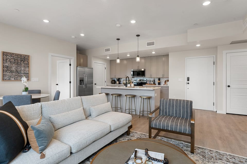 Condo, 2 Bedrooms | Living area | Smart TV, streaming services