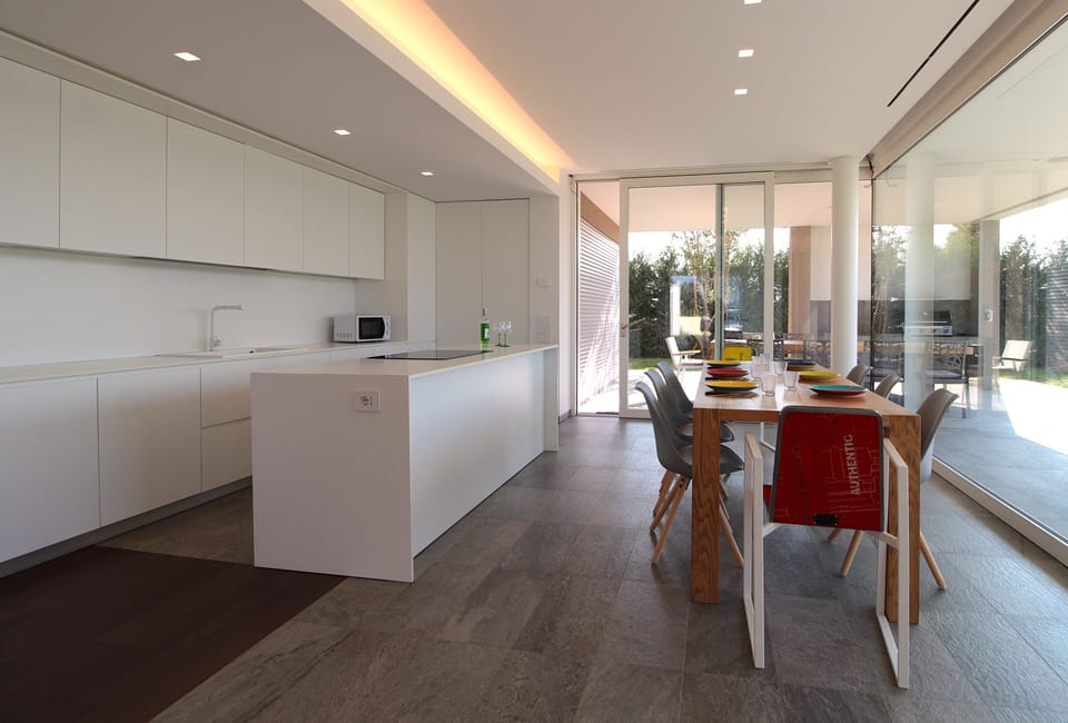 Condo, Hill View | Private kitchen | Full-size fridge, microwave, oven, stovetop