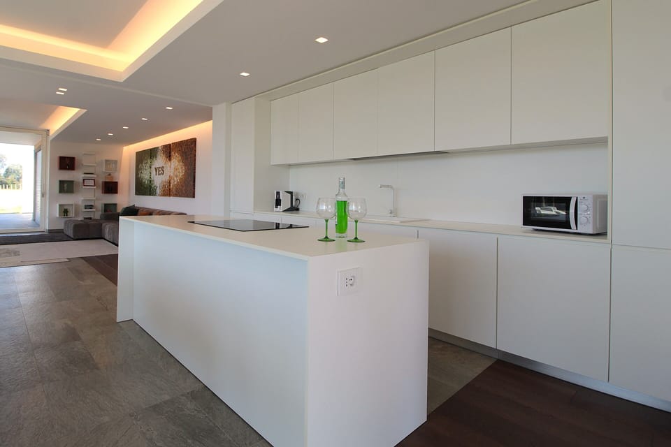 Condo, Hill View | Private kitchen | Full-size fridge, microwave, oven, stovetop