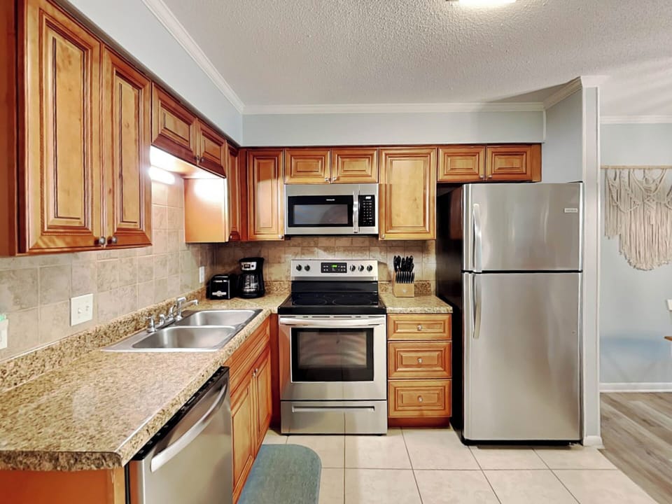 Full Kitchen