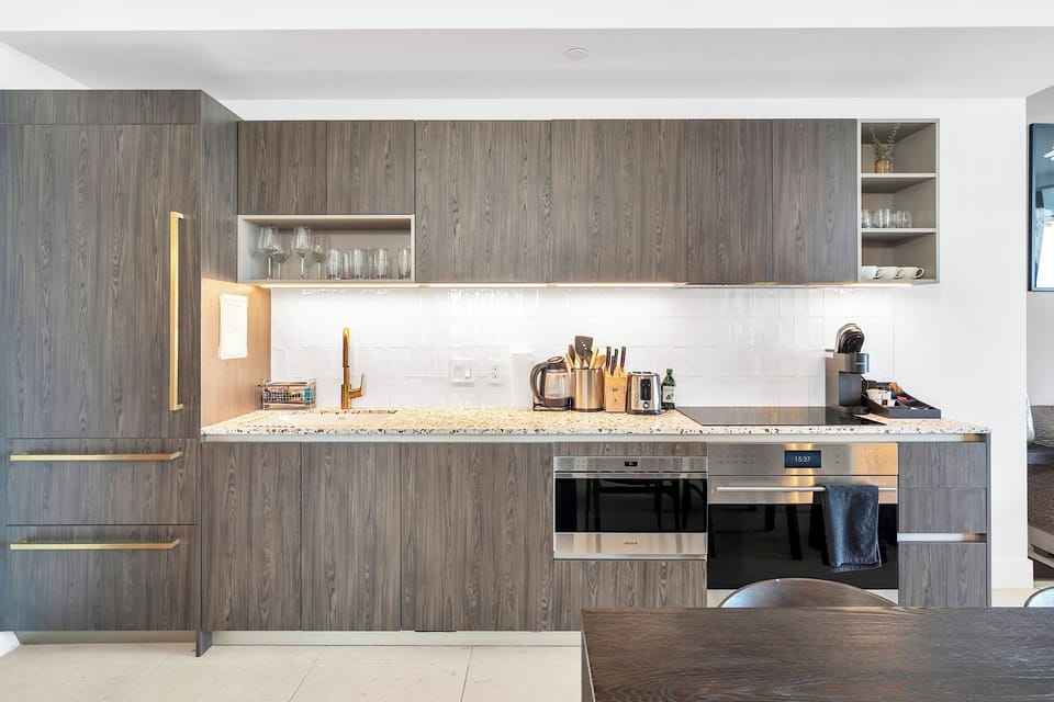 The full kitchen comes equipped with everything you need.