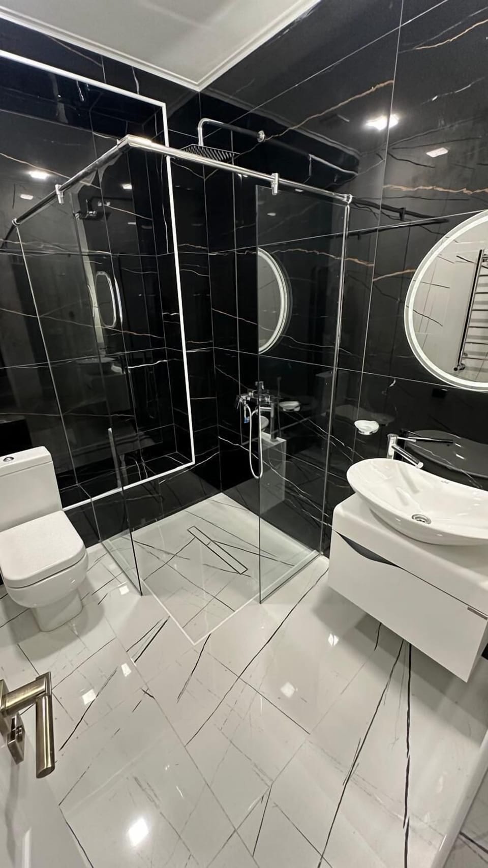 Basic Apartment, City View | Bathroom | Slippers