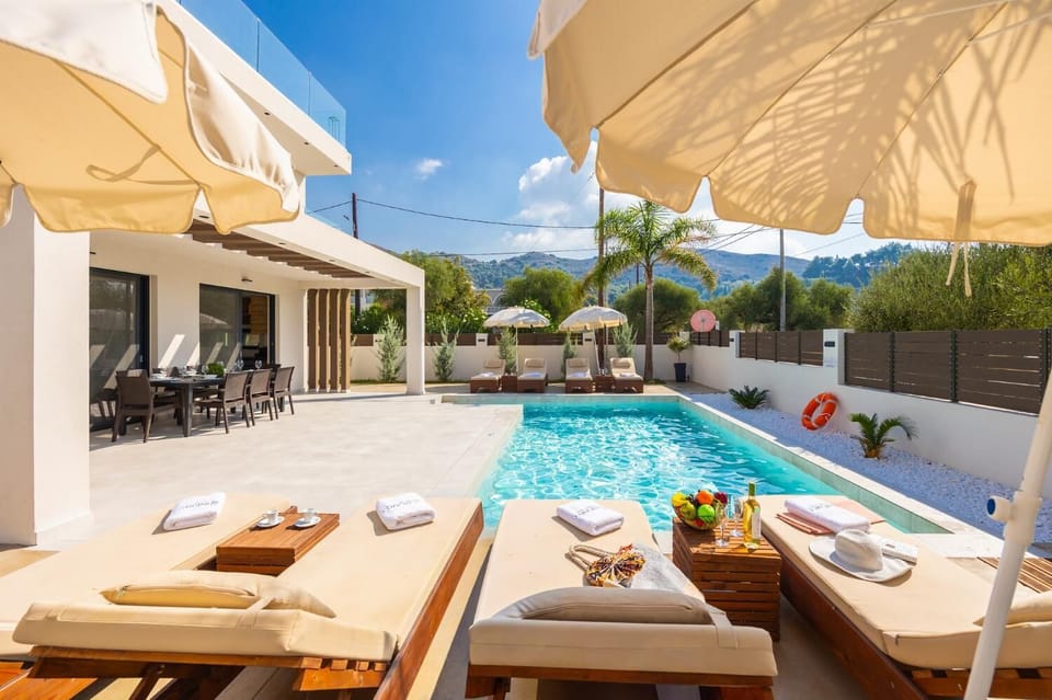 Private pool and terrace