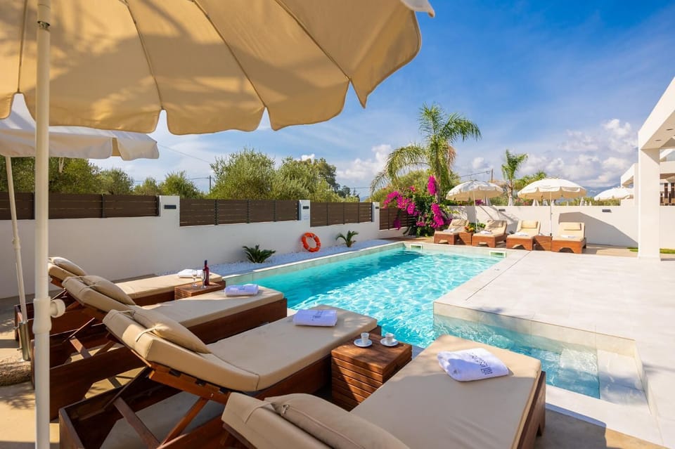 Private pool and terrace