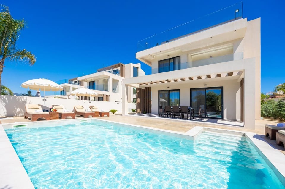 Beautiful villa with private pool and terrace