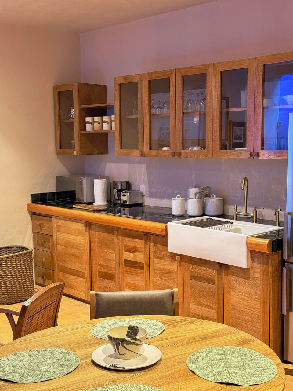 Grand Room, 2 Bedrooms | Private kitchen | Fridge, microwave, stovetop, cookware/dishes/utensils