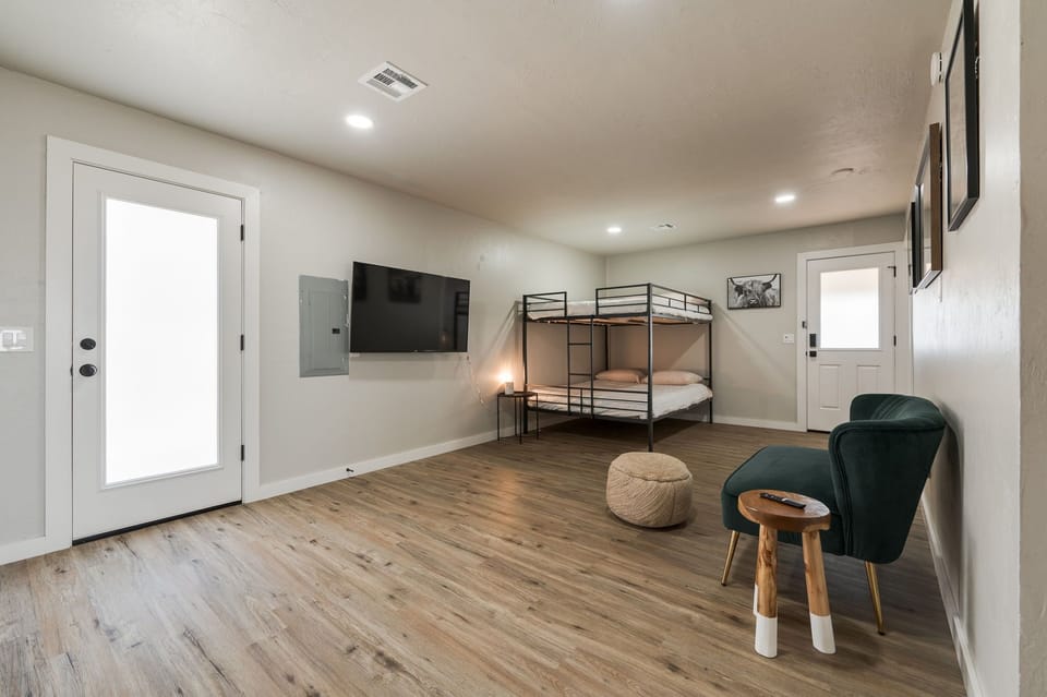 bunk room queen over queen