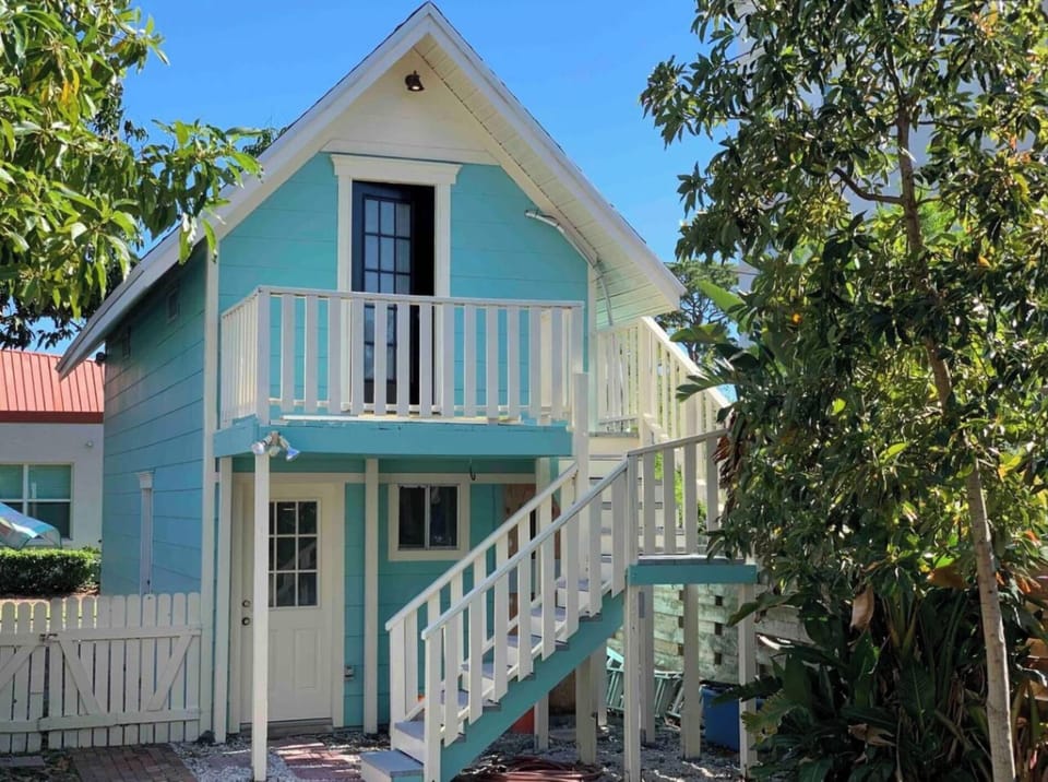The 1898 Carriage House Retreat