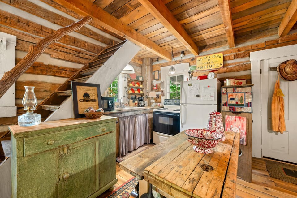 Kitchen Island for extra prepping and serving space