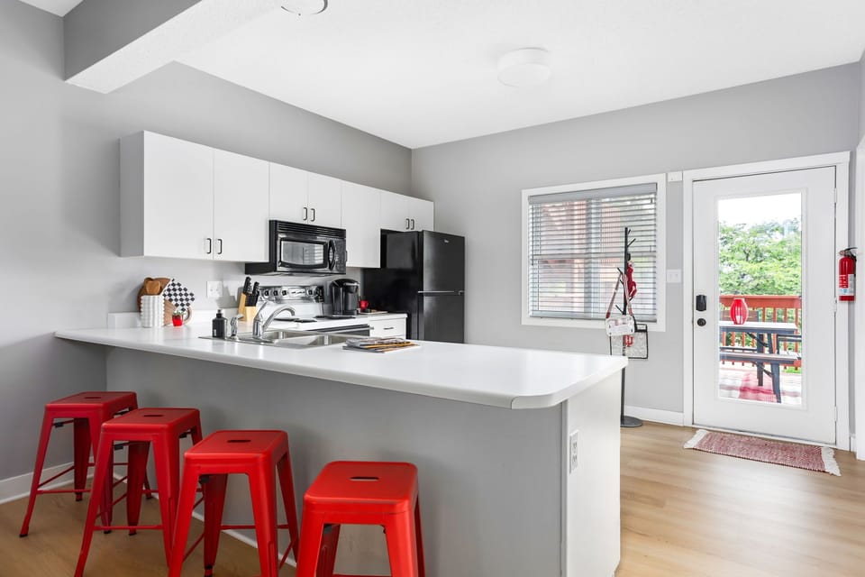 Start your stay with a warm welcome—IU pride begins at the door!