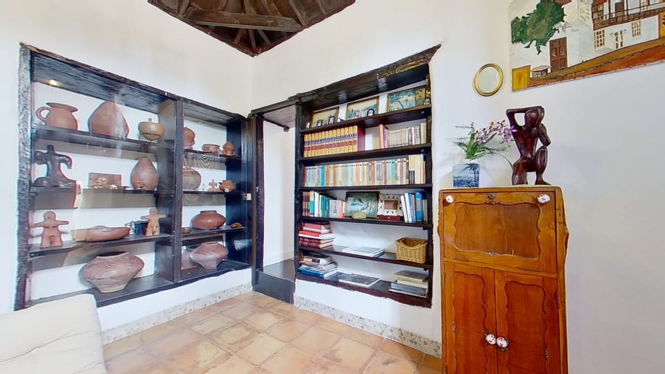 Villa | Gift shop