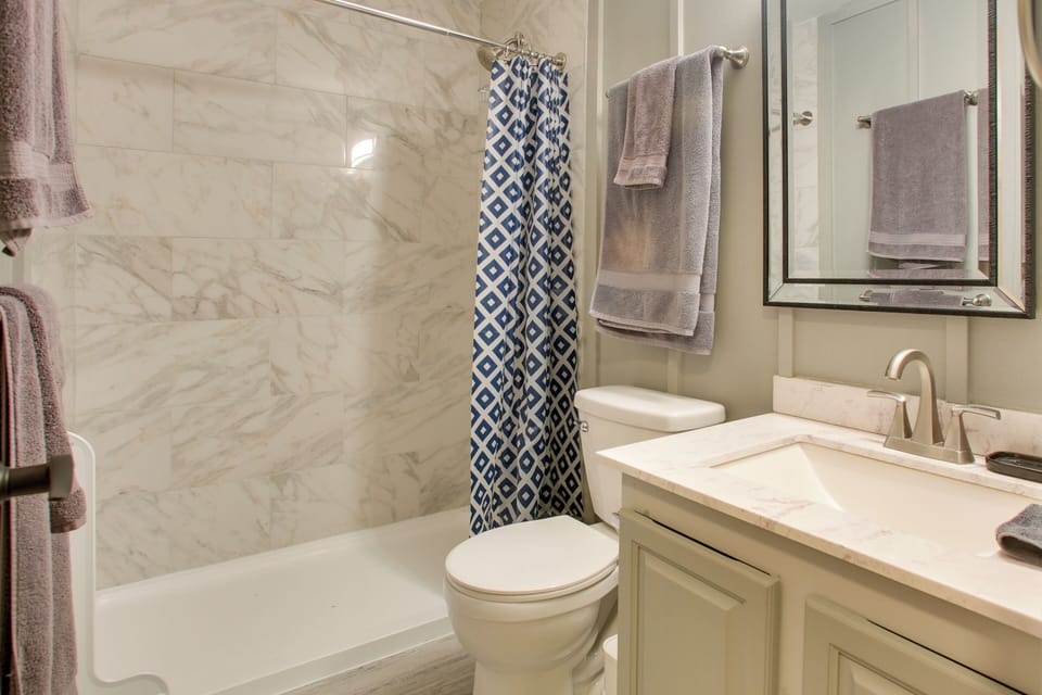 Full Bathroom | Main Level
