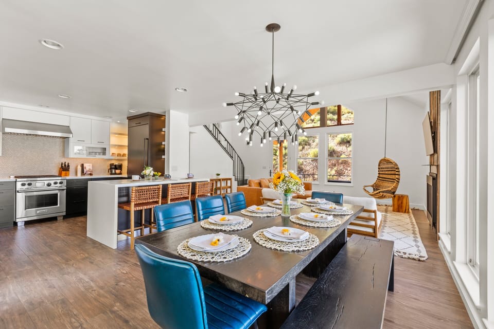 Open and bright great room