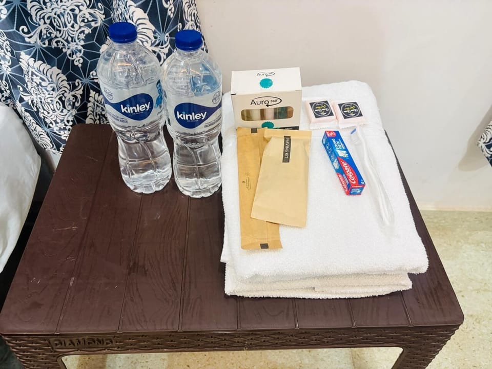 Egyptian cotton sheets, premium bedding, down comforters, desk