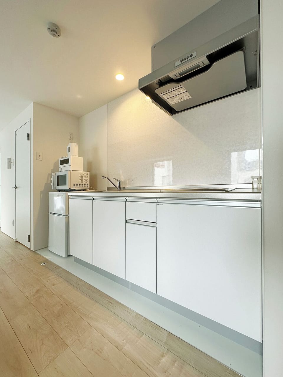 Superior Studio, Balcony, City View | Private kitchenette | Electric kettle