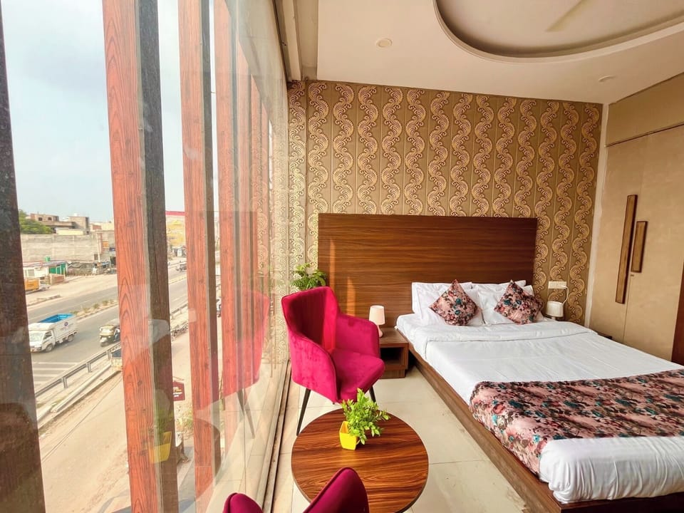 Double or Twin Room | Desk, free WiFi