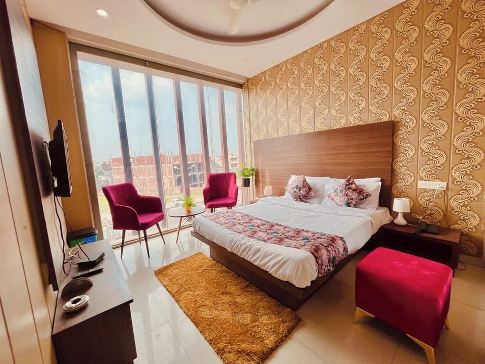 Double or Twin Room | Desk, free WiFi