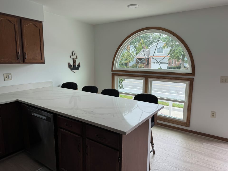 Kitchen Breakfast Bar