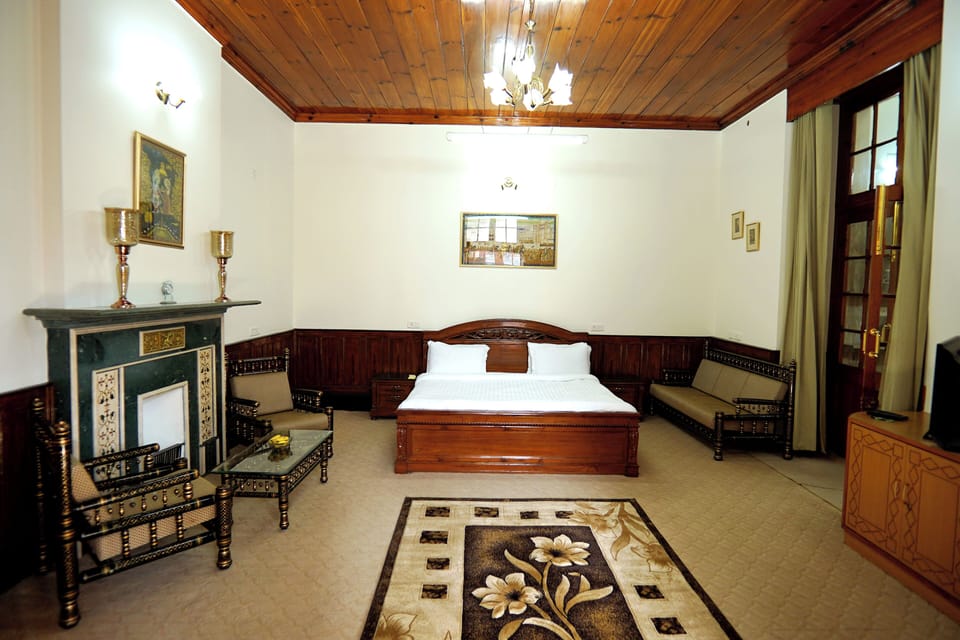 Premium Single Room | In-room safe, free WiFi