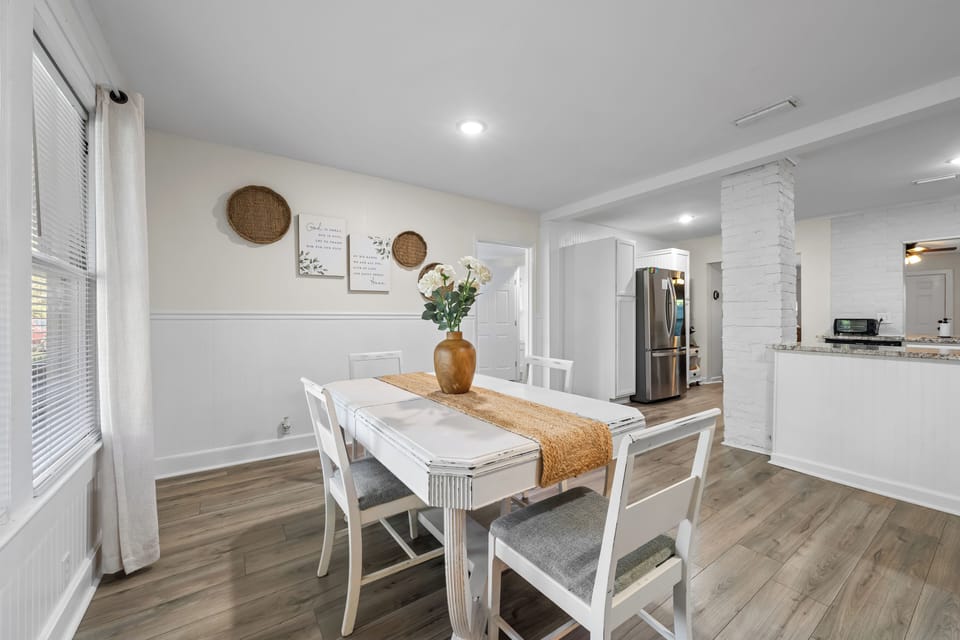 Continue conversations from the kitchen while setting your place at the table.