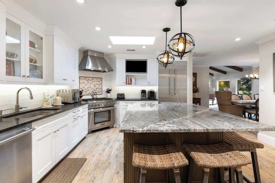 Kitchen with Island Seating for 5