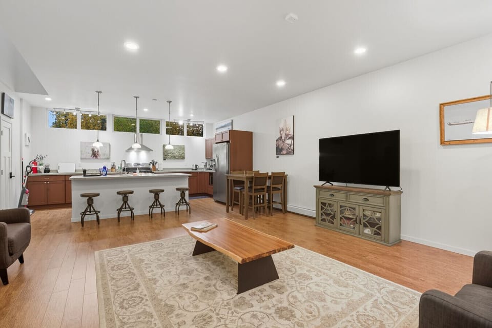 Living Area - 2nd Floor