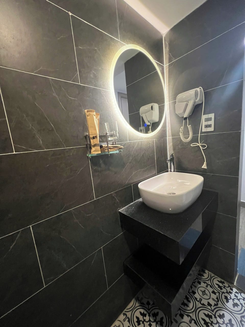 Standard Double Room | Bathroom | Free toiletries, slippers, soap, shampoo