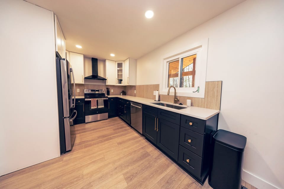 Fully stocked kitchen for preparing all your family meals