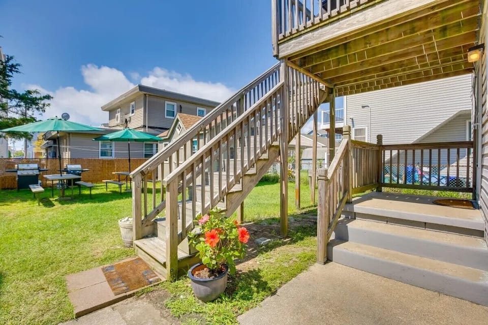 back yard is shared use with other unit. 
