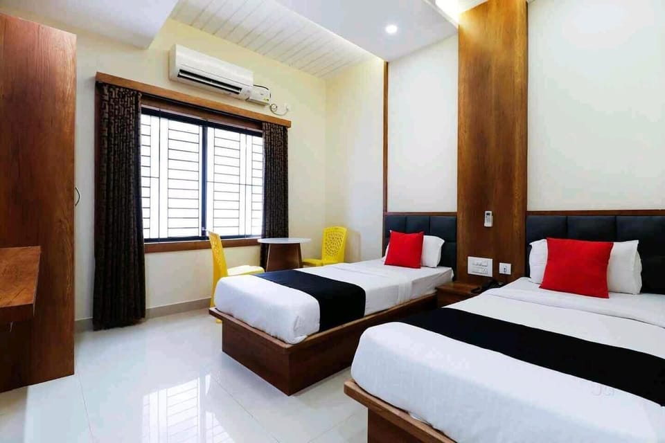 Budget Single Room | Desk, laptop workspace, free WiFi