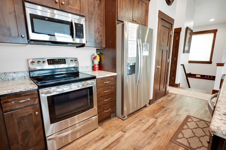 Full Kitchen