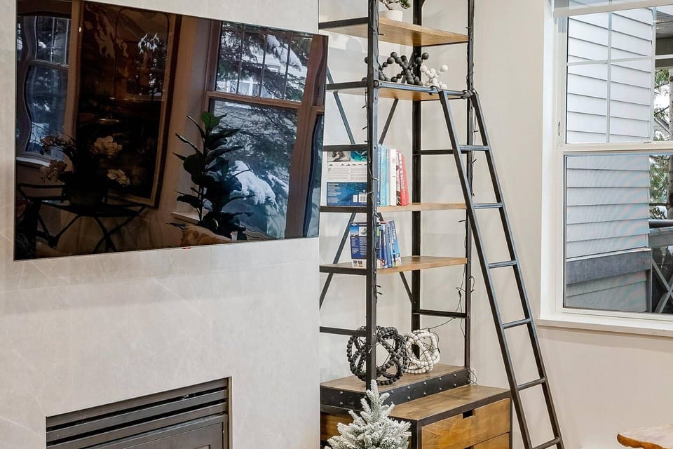 Beautiful touches of decor and class throughout