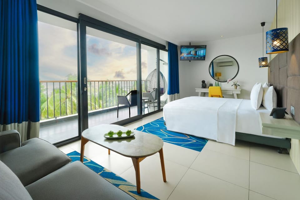 Suite | Premium bedding, minibar, in-room safe, desk