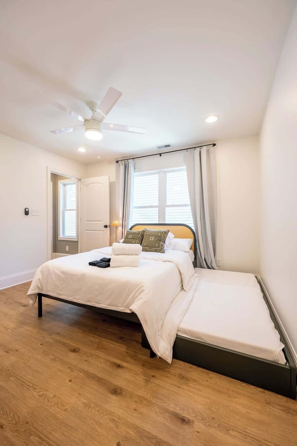 Third Bedroom | Double Bed + Single Trundle Bed