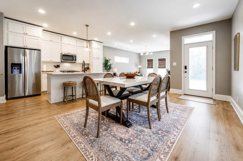 Open Kitchen and Dining Space | Stylish Gathering Area for Easy Meals and Conversation