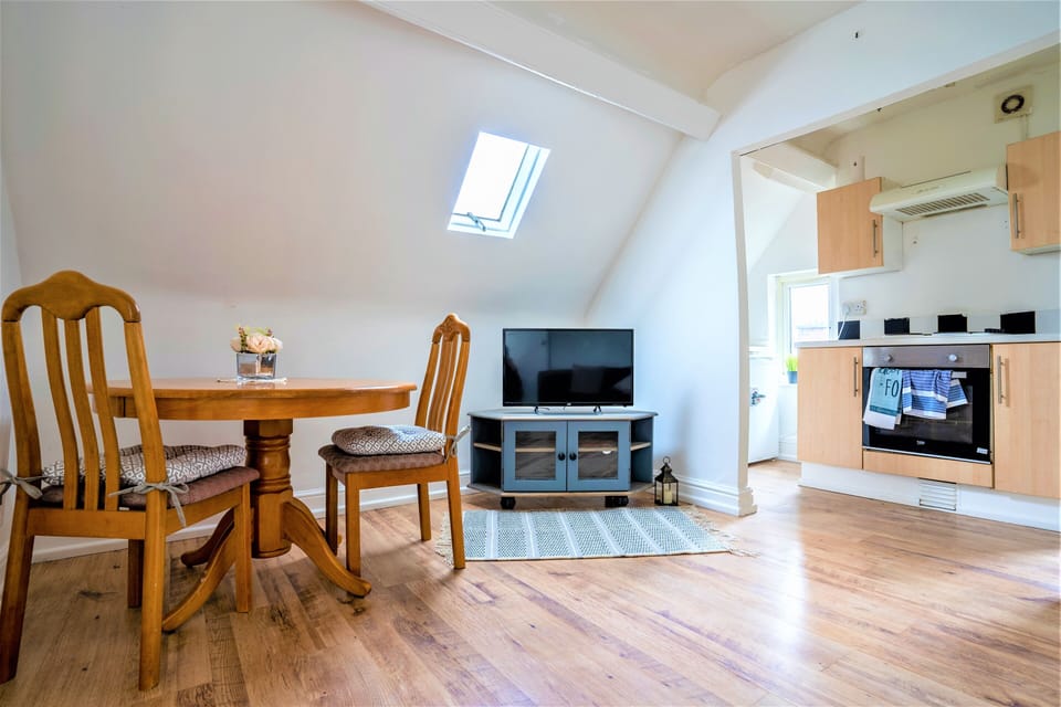 Apartment | Dining
