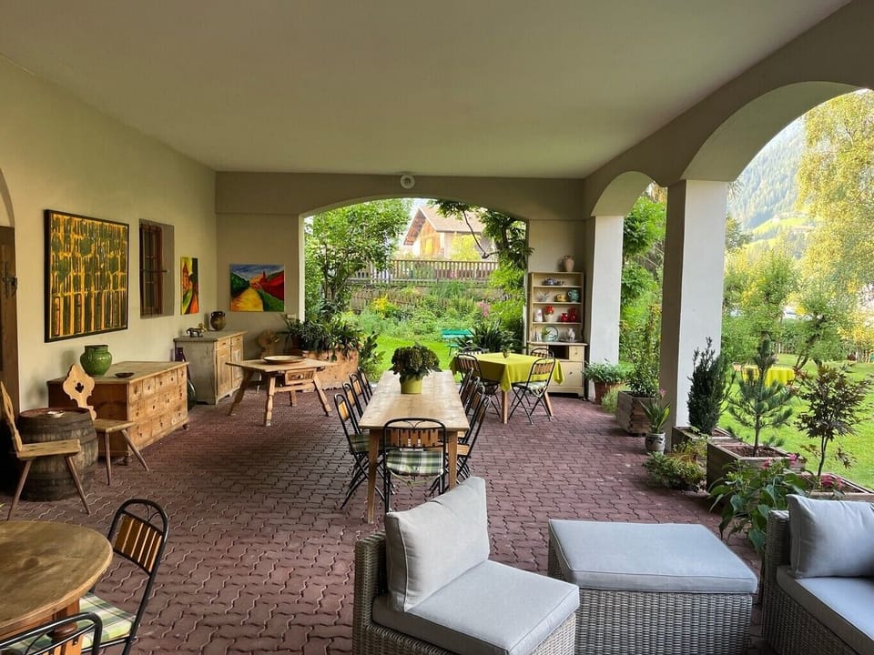 Outdoor dining